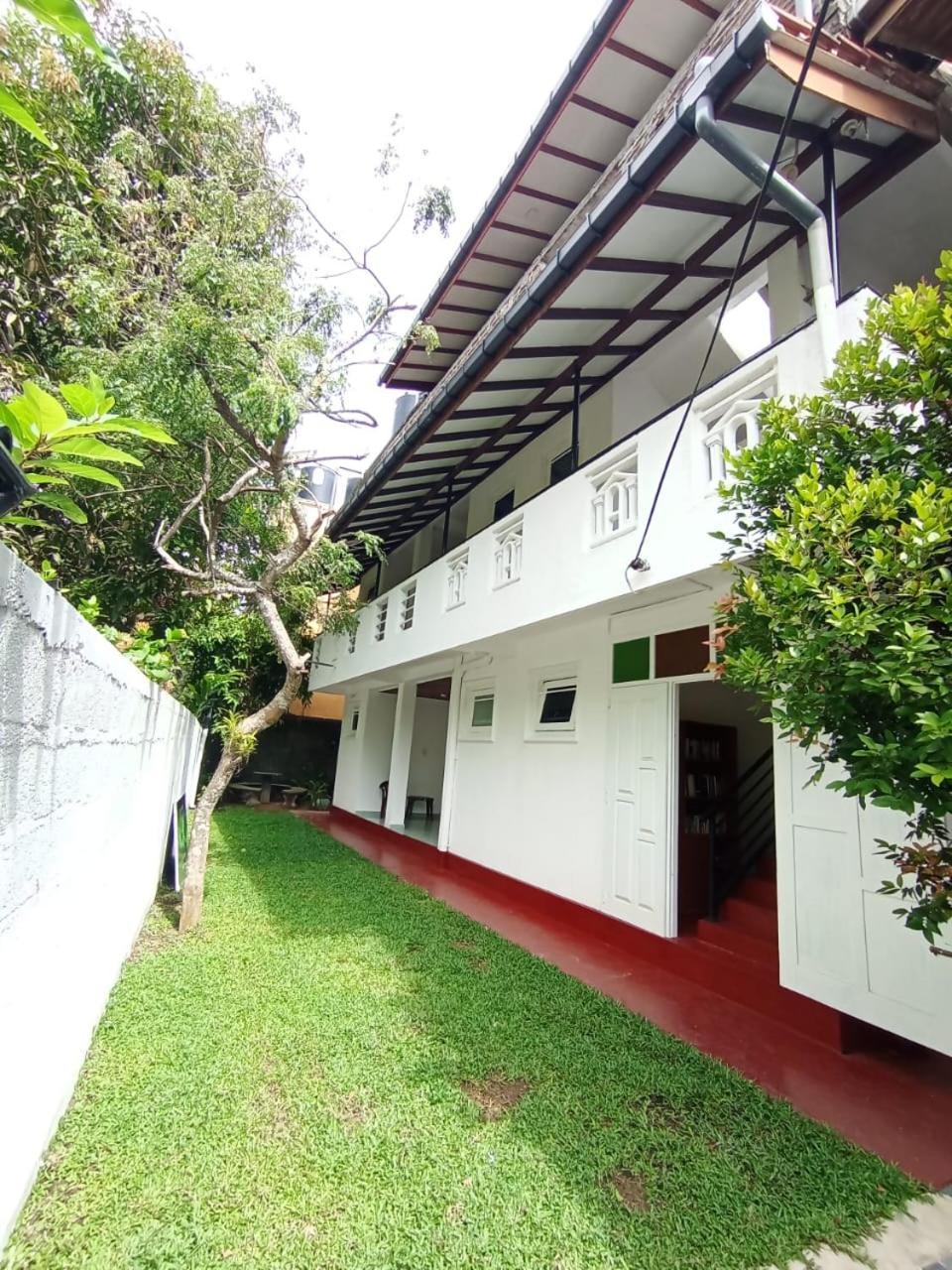 Sihara Rooms & Hostel Matara Extérieur photo